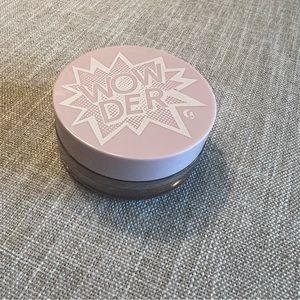 Glossier Wowder in Dark/Deep G1-G3